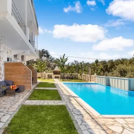 Delux 1 Апартаменты *