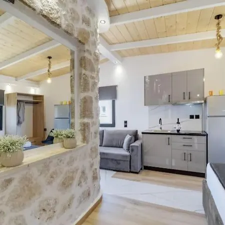 Delux 1 Apartment Tsoukaladhes